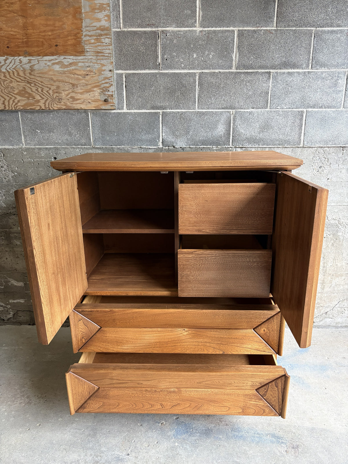 Commode 2 portes - 2 tiroirs