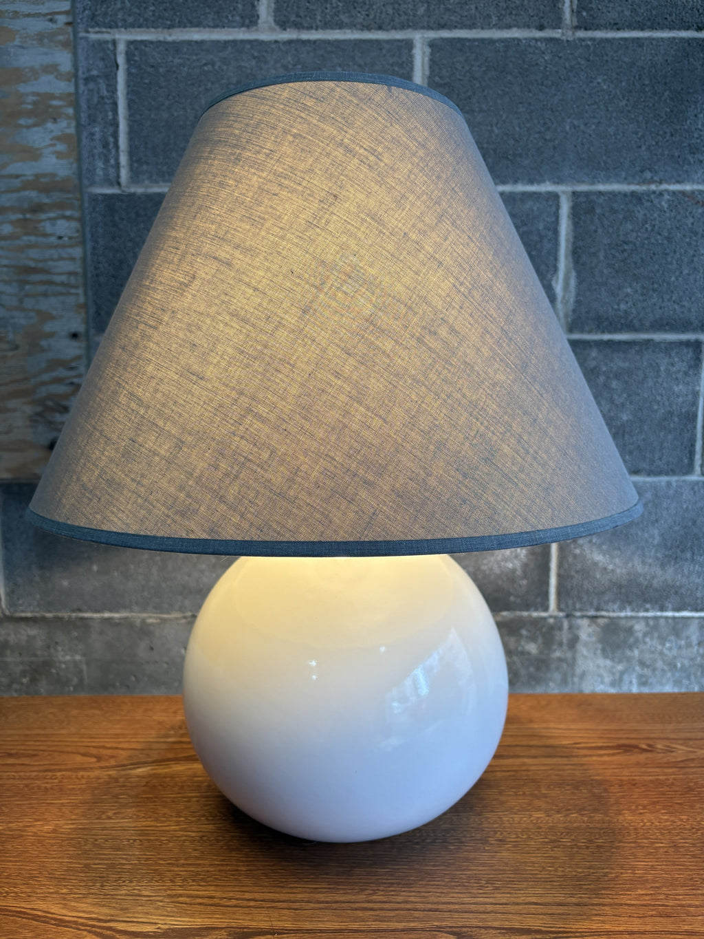 Lampe de table boule